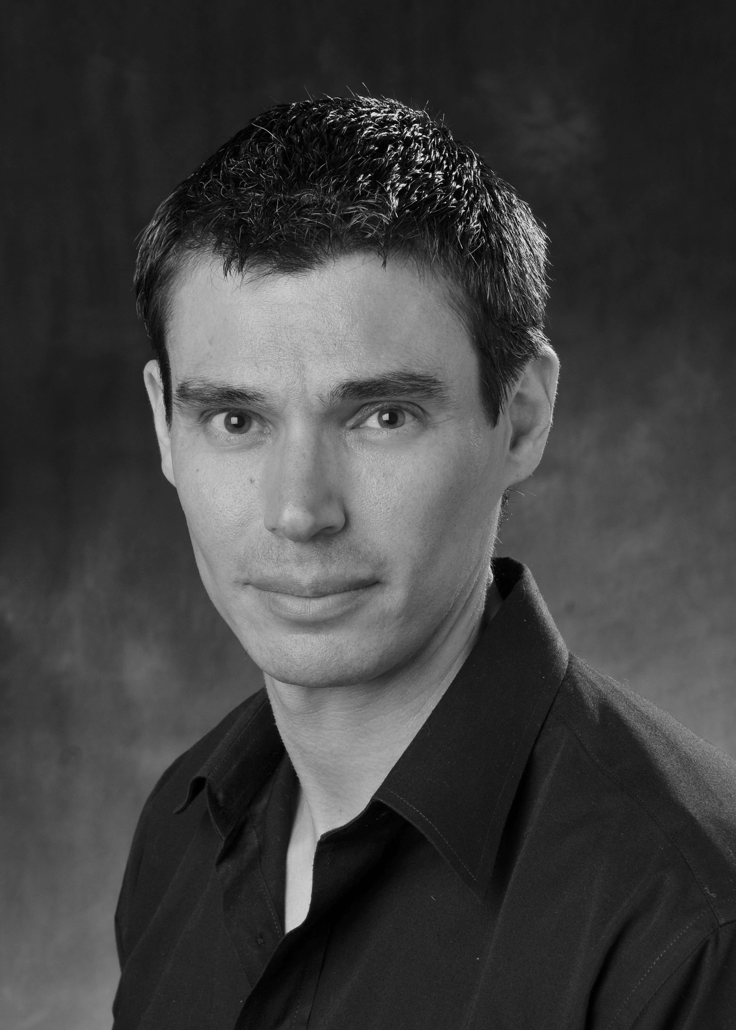 David_Shneer_CU_serious_BW